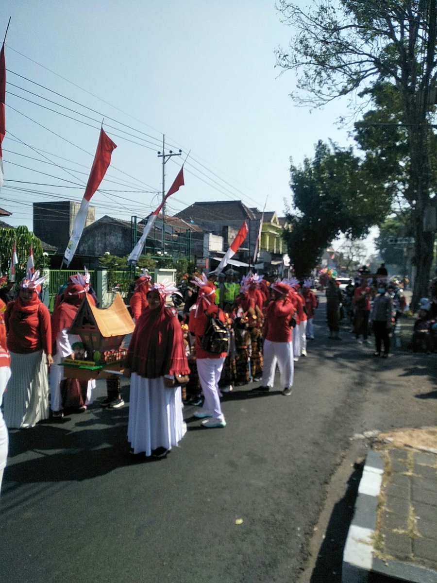 Bagi pengguna jalan hindari jl panji kepanjen dikarenakan ad Karnaval anak" TK dan Paud baru saja diberangkatkan dari kantor bupati dan finish std kanjuruhan <a href="/infomalang/">Info Malang</a> <a href="/yusufgunawan/">Yusuf Gunawan</a> <a href="/LalinNews/">Traffic Malang</a>