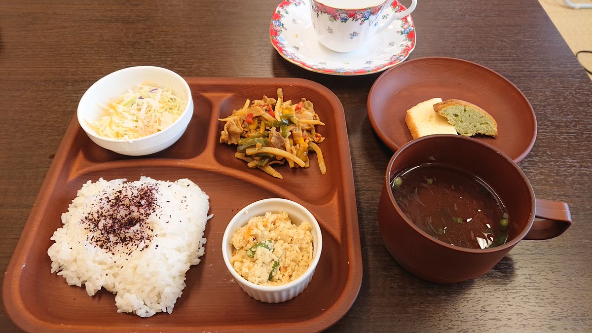 ASTB_info's tweet photo. 8/31（木） 
本日もかふぇあしたば開店のお時間です💁‍♀️

 本日のまかないランチは「チンジャオロース」です♪ 
ドリンク、プチデザートが付きますよ📷
（小鉢、プチデザートは日によって異なります） 

お値段は700円📷 

 #稲沢市 #一宮市 #カフェ #喫茶店 #就労継続支援ｂ型 https://t.co/YYGLdDXlYk