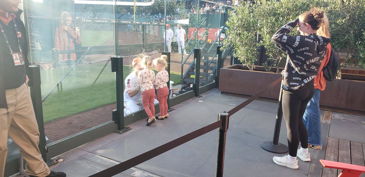 eddiesofficials's tweet photo. MLB 58(1481), ⚾ 76(1848), Reds at Giants with Ryan and Heather in the @GiantsGarden... @KingcougarMike @EPLSB @rstones199 @SeeAll30 @QuarterRico @JohnnyKamen @johnnysfgiants @RoseFan @kiasuchick @mjohns0912 @MsJenn2008 @chiangku @vez_khalifa https://t.co/VFk81DNndP