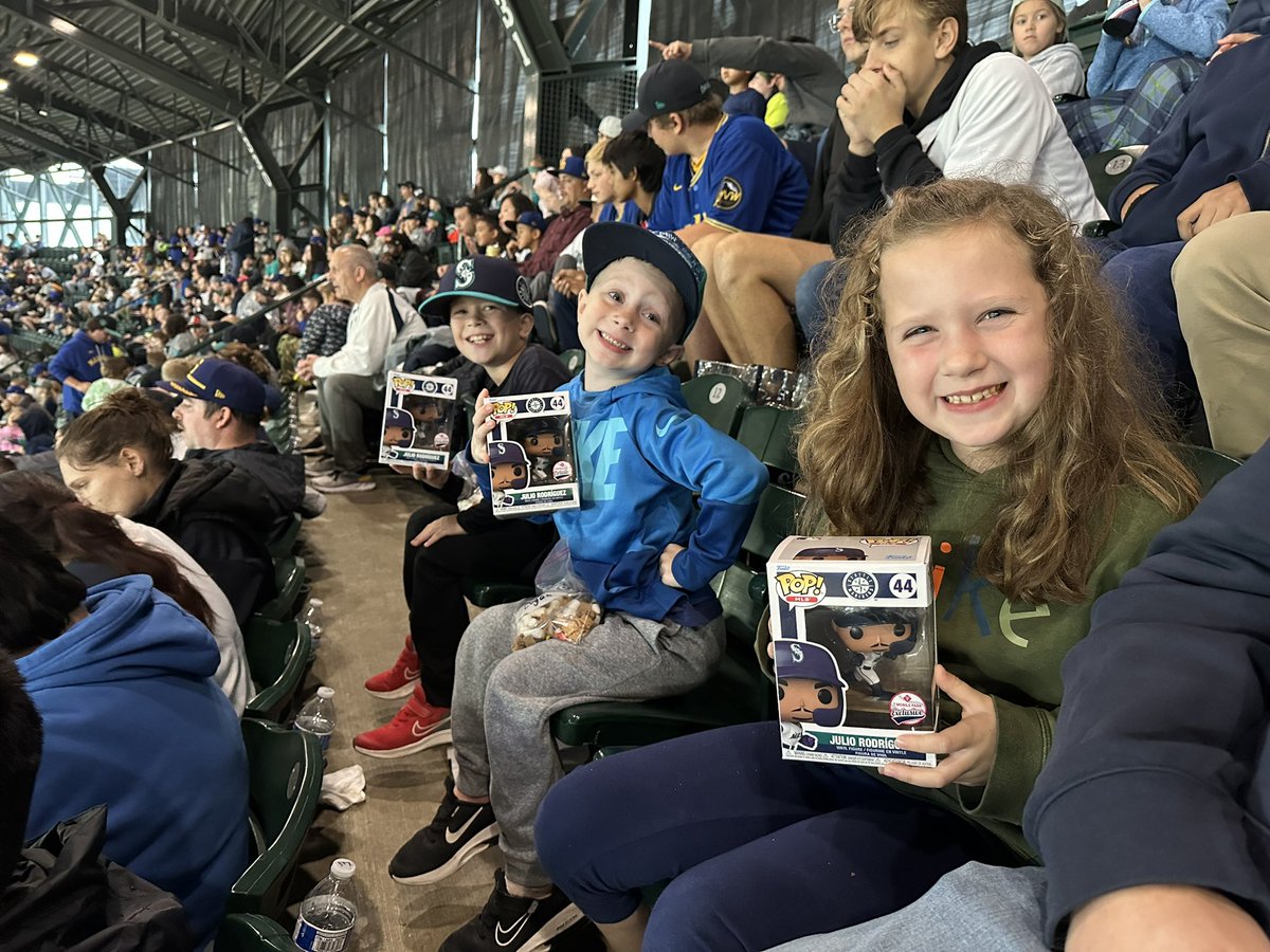 natmohkay's tweet photo. Had to end the summer with a @Mariners game. It’s going to be a late school night! #worthit #SeaUsRise #whereiroot https://t.co/1XKcz5fTtp