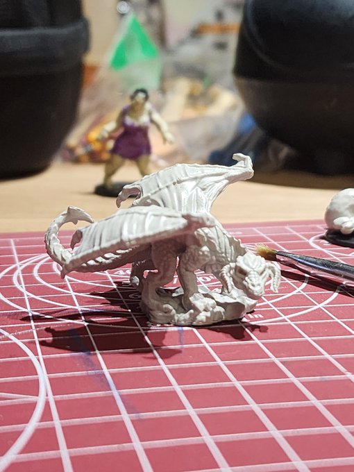 Let's see if I remember how to paint minis... https://t.co/DCkUJTzxAY<a href="/tag/renfaire"class="tags"><span>#renfaire</span></a><a href="/tag/renfest"class="tags"><span>#renfest</span></a><a href="/tag/oxfordrenfaire"class="tags"><span>#oxfordrenfaire</span></a>