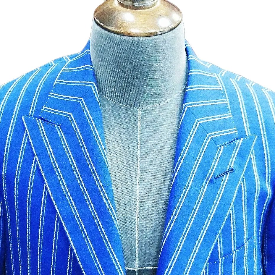 yipwecter's tweet image. This blue stripe suit is very impressing. Both the fabric pattern and craftsmanship combine very well.