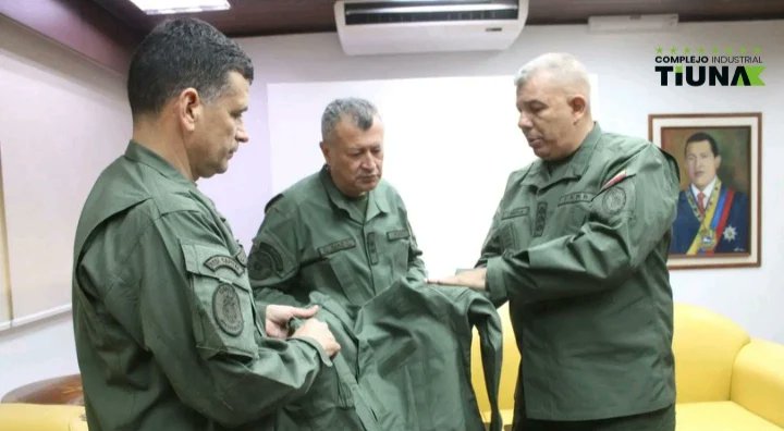 El GD. César Díaz Calles, presidente del <a href="/ComplejoIndust1/">@ComplejoIndustrialTiunaI_ve</a>, visitó la Comandancia del Ejército Bolivariano,  con la finalidad de presentar propuestas de mejora del Uniforme Tiuna y optimizar los recursos, seguimos impulsando el #MotorIndustriaMilitar.

#VENEZUELA #FANB #VMPDD