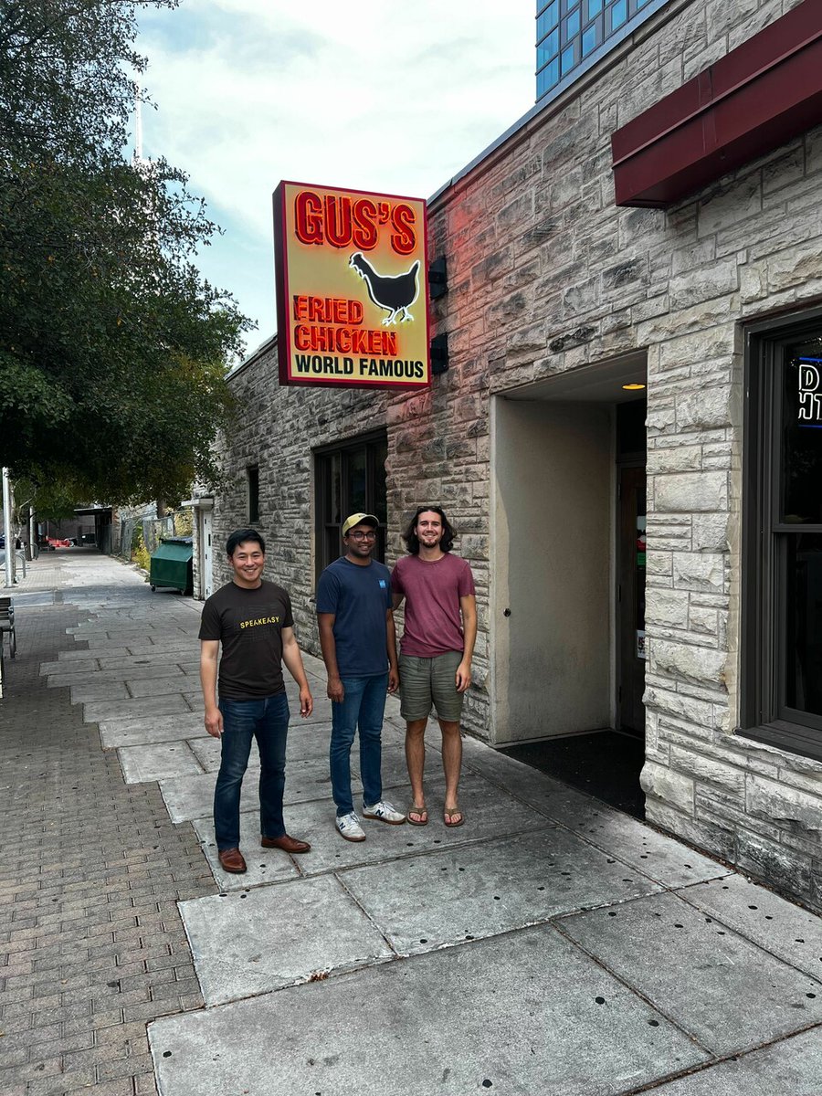 speakeasydev's tweet image. Some unreleased images from last week&apos;s @fintechdevcon! ✨

We had a great time connecting with the #DevCommunity over achieving API excellence, why #SDKs make all the difference, and also drinks and food.