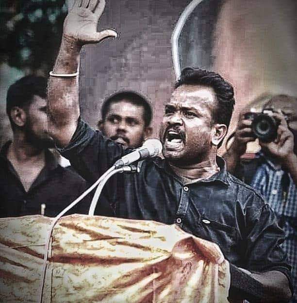 ArunRose_100's tweet photo. தொடர்ந்து தேவேந்திரகுல மக்கள் வரலாற்றை பதிவு செய்துவரும் அண்ணன் #கரிகாலமள்ளர் அவர்களை...
விடுதலை சிறுத்தைகள் கட்சி பொய் புகார் கொடுத்து கைது செய்யப்பட்டார் ஏழு நாள் சிறையில் அடைப்பு....
#விடுதலைசெய் ..... https://t.co/iLYg6bB9h2