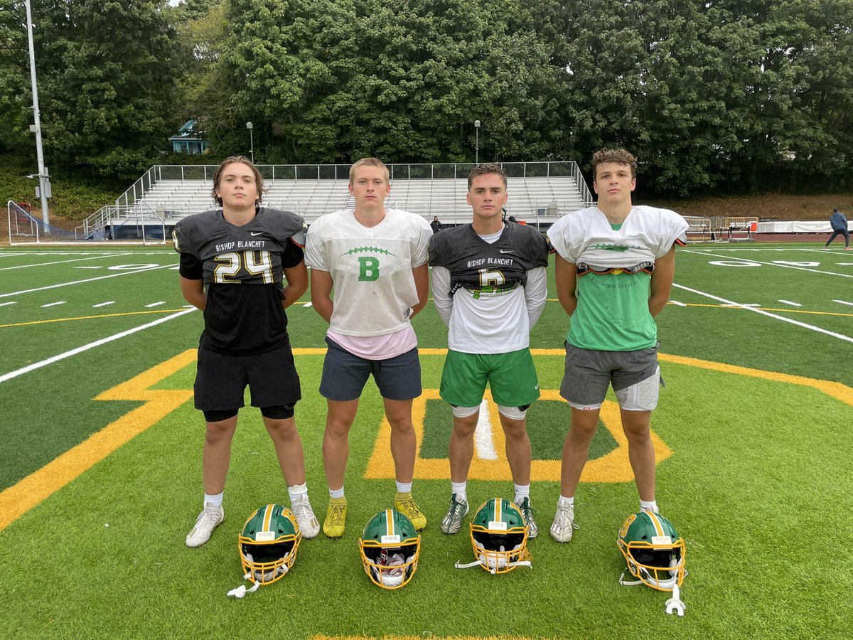 bbhs_football's tweet photo. Man so proud of these guys!! Today we’d like to announce that Sam Bernson, Sam Merriman, JJ Kane, and Michael Urdan will be our captains this year!! We look forward to seeing them lead and represent our team!! #GoBears https://t.co/ayOpy8BSIt