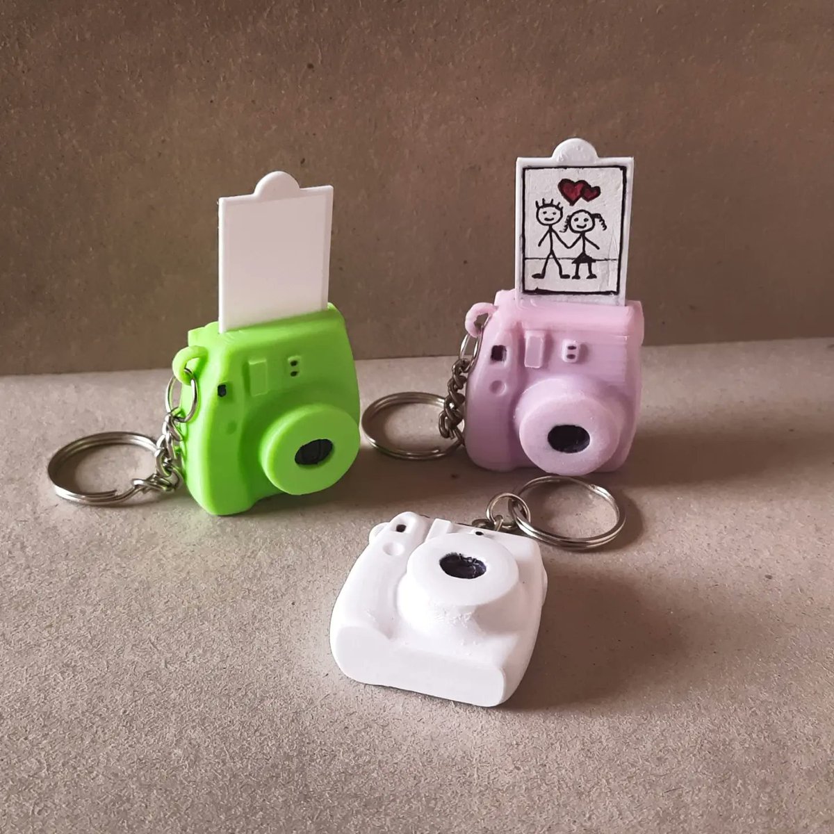 artcreator_Smit's tweet photo. 3d Printed Mini Instax Camera Keychain 

FREE STL files : https://t.co/H1qHiZ8cfh

I created this Instant Camera keychain model in Autodesk Maya and then 3D printed it, and it's quite cute.

3D Printers I Use :
Creality ender 3 S1
Creality ender 3 S1 Plus https://t.co/0YtbYZ3Zz8