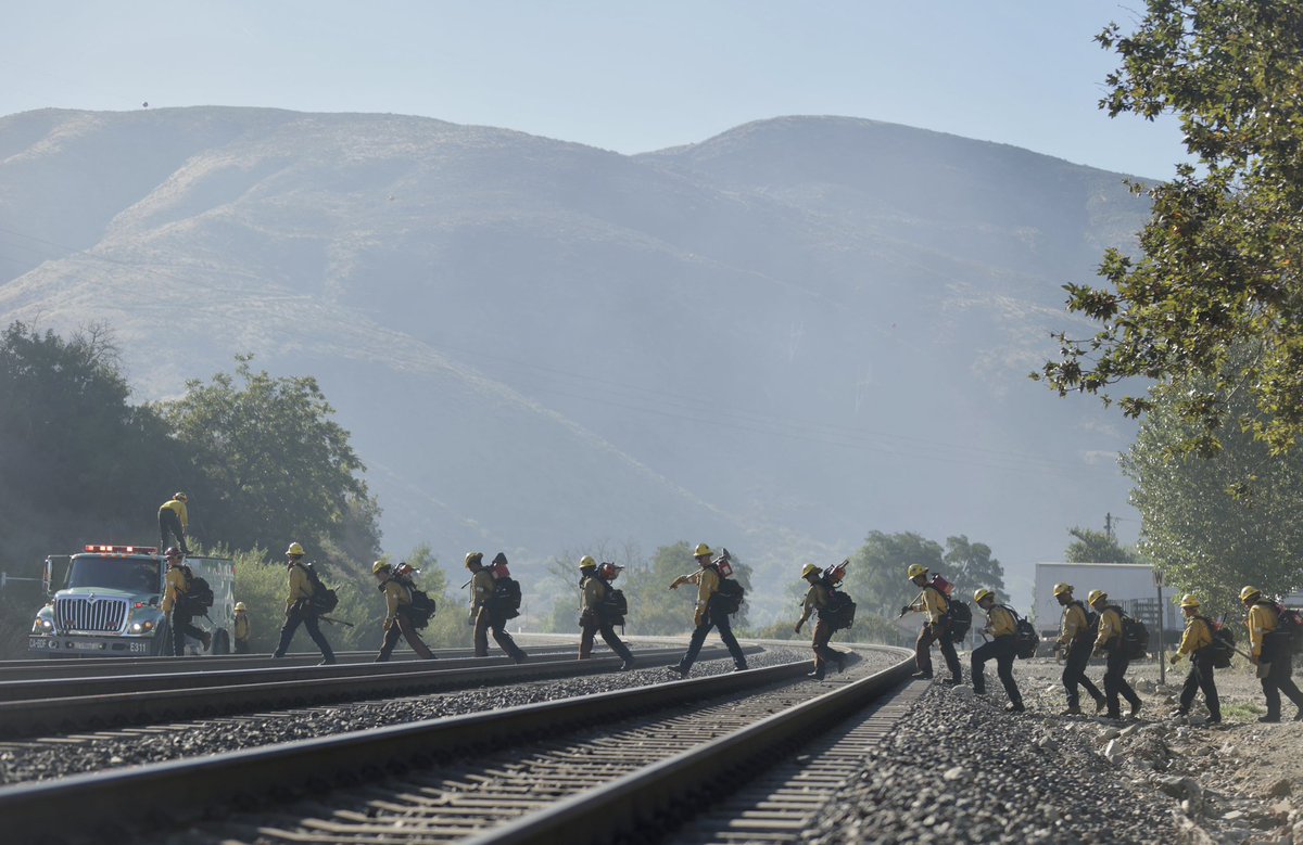 SBCOUNTYFIRE's tweet photo. This afternoon San Bernardino County Fire assisted the United States Forest Service on the #TrackFire near Devore. The fire was held to 3 acres. No structures were threatened or destroyed. This remains under investigation by fire investigators. https://t.co/96l9vZJKam