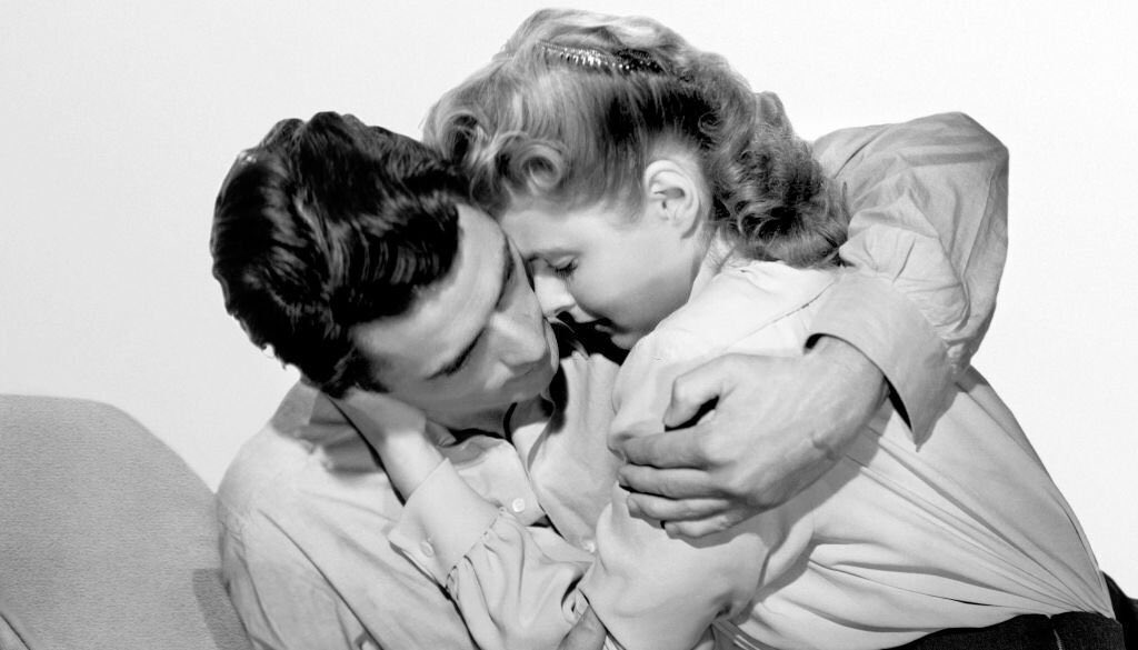 gregory peck and ingrid photographed for ‘spellbound’ (1945)