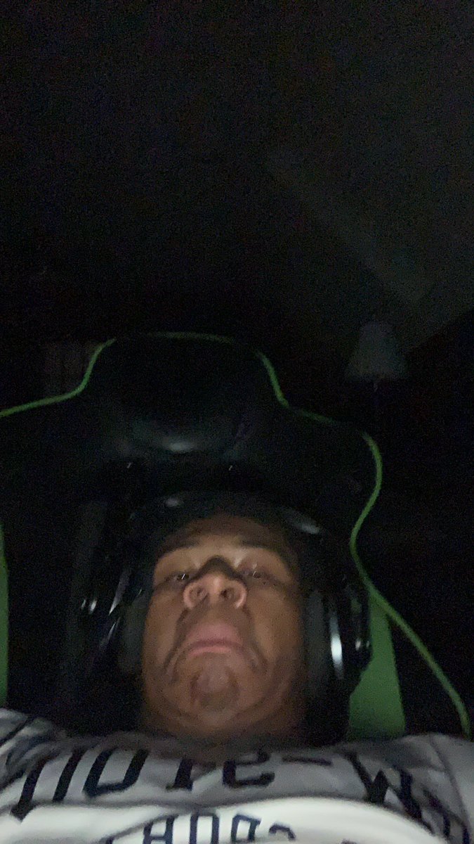 d4shjnn's tweet photo. How have the server been down for 12 hours 💀 @Rainbow6Game https://t.co/FLXmxIOpFs