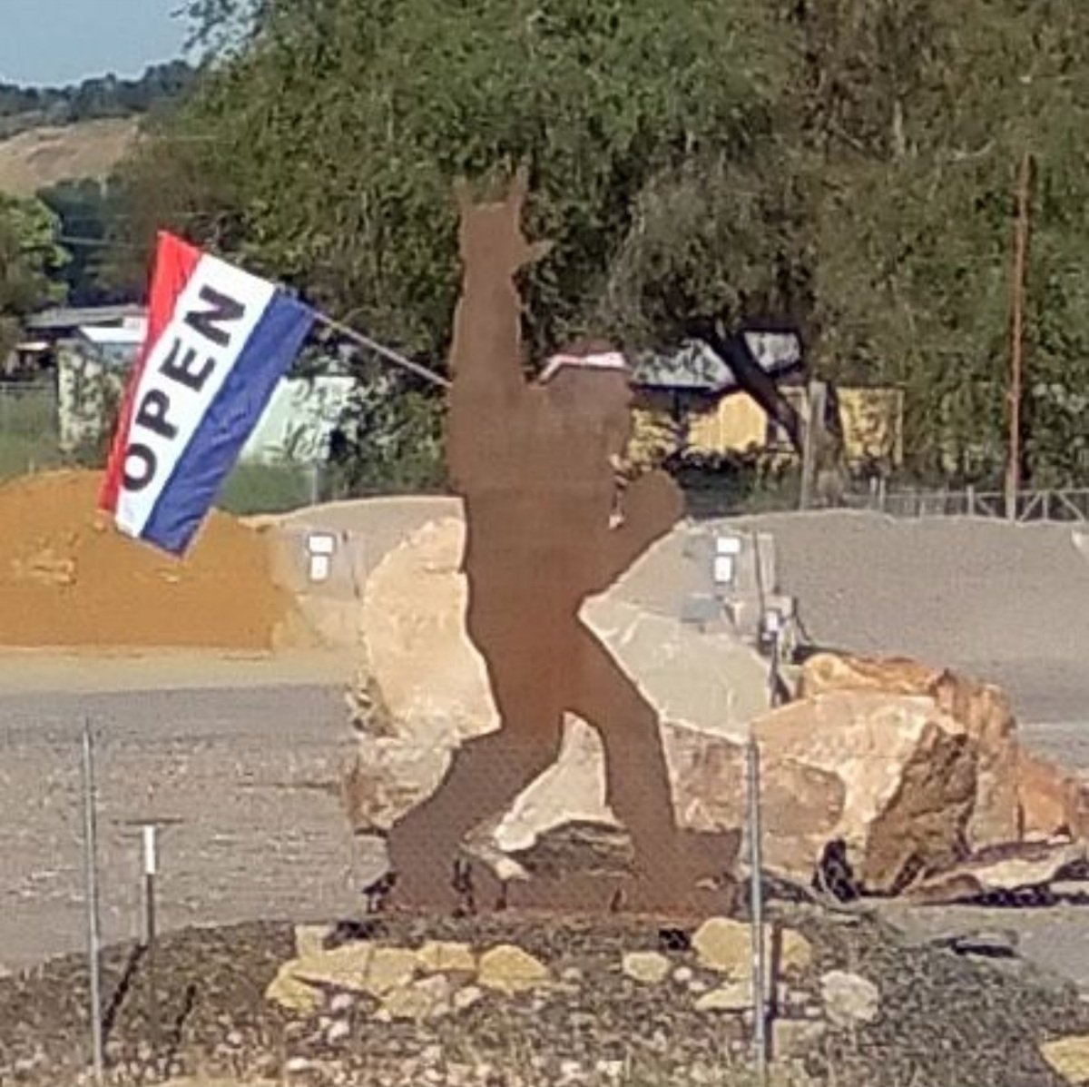 MichaelOTRW11's tweet photo. Bigfoot sighting! Can you see him? He's hiding perfectly behind the cutout😁 https://t.co/ErCHFlLCA1
