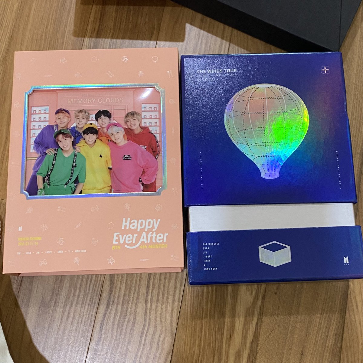malangjadoo's tweet photo. 방탄소년단 윙파콘 머스터4 4스터 디비디 dvd 양도

윙파 - 포카 rm 5.0
머스터4 - 포카 뷔 정국 11.0

택배비 +0.4

BTS taehyung sell wings muster

Korean account/address only https://t.co/Nl3hTRUVts