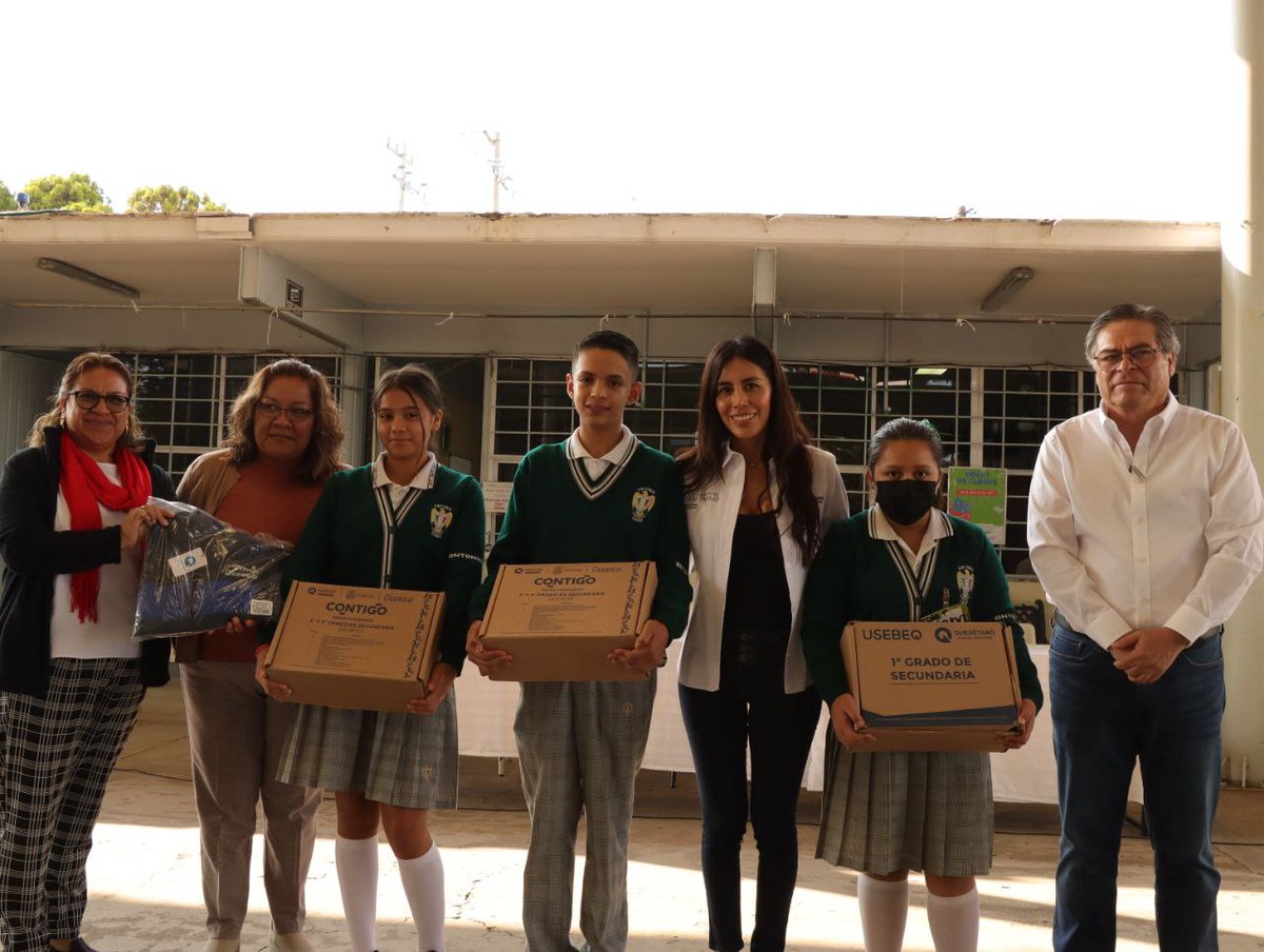 LilianaSanMar's tweet photo. 📢 Arrancamos el ciclo escolar con alegría: Con la visión de nuestro Gobernador Mauricio Kuri, distribuimos útiles y  uniformes en 18 municipios. Histórica inversión de 400 MDP para  potenciar la educación. ¡Juntos hacia un futuro educativo brillante!  🎒📚 #CONTIGO https://t.co/kON9ivMjx8