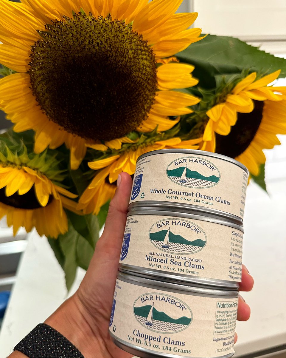 barharborfoods's tweet photo. What will it be? Whole gourmet ocean clams, minced sea clams, or chopped clams. #BarHarborFoods #Foodies #Seafood #Clamming #Clams #MSCBlueFish #ShopOnline https://t.co/DI7pBtMFXb