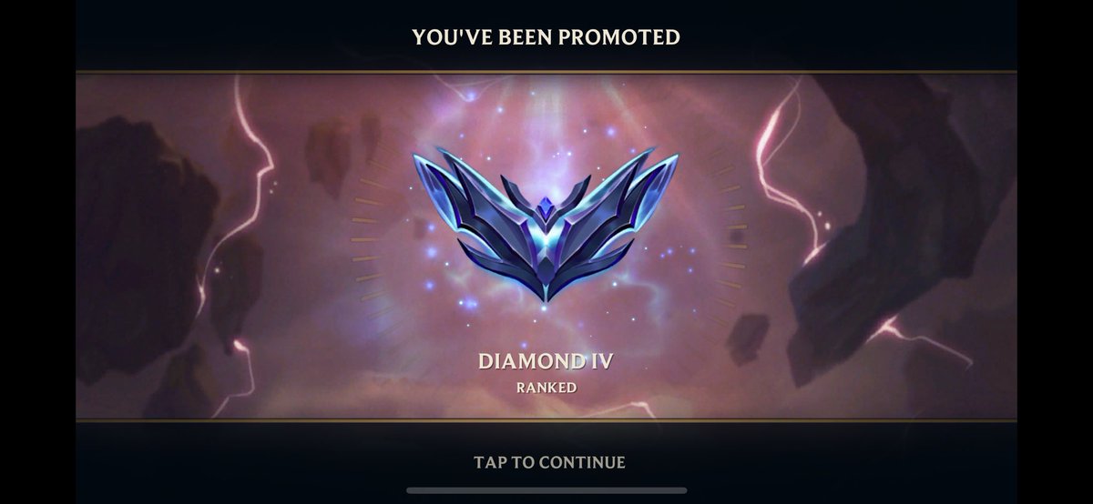 MarcCadag's tweet photo. Started playing tft a couple weeks ago and I have no clue what I’m doing but this looked cool to me (Yes, I only play on mobile) https://t.co/c5lcdQXLI7