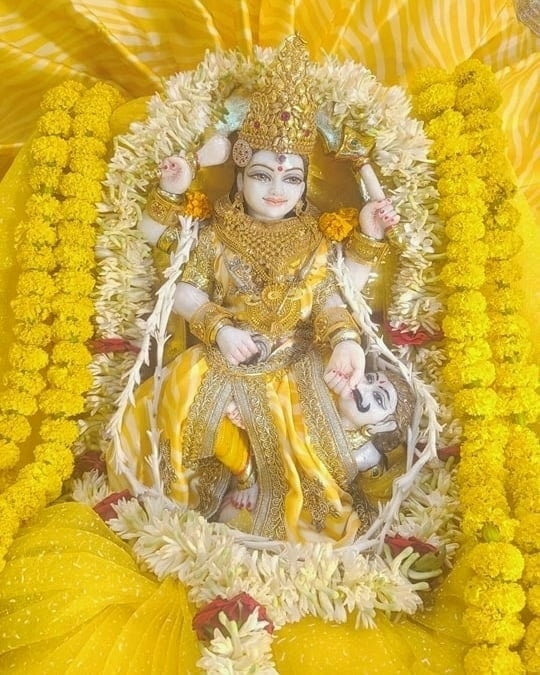 baglamukhipuja's tweet photo. माँ बगलामुखी अति दयालु हैं, वह अपने भक्तों को हर बाधा, बुरी शक्तिओं से बचाने वाली हैं। साधक को भी माँ का पूरे विधि विधान से माँ का आराधन करना चाहिए। https://t.co/CNAQgCkytD