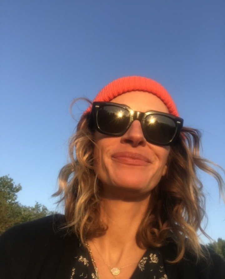BVLLCKS's tweet photo. i miss you julia fiona roberts :( https://t.co/lHJv2W13DZ