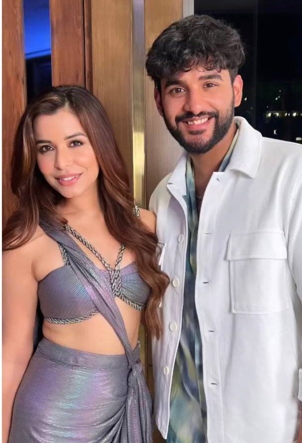 iamsachin_024's tweet photo. #AbhishekMalhan's latest picture with this girl is taking the internet by storm. His infectious smile and dashing appearance are making waves once again. 💫📸 https://t.co/LWAYdTSgQ3