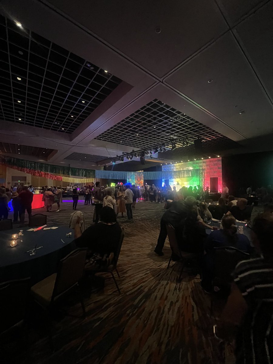 KimmieBTampa's tweet image. OMG can’t believe the DJ is playing #StevieB 😘 #hrfl23 ROCKS! So much fun this year 👍