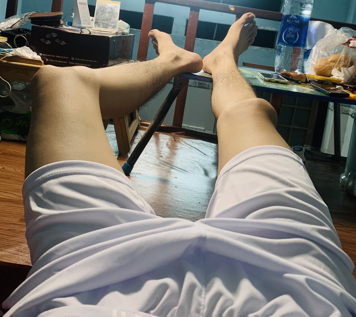 Vui_H1325's tweet photo. Có bé nào ngồi lên đùi a ko nè, và nhún con cặc đang tê sướng vì em 🥰 https://t.co/MqL8erjBt6