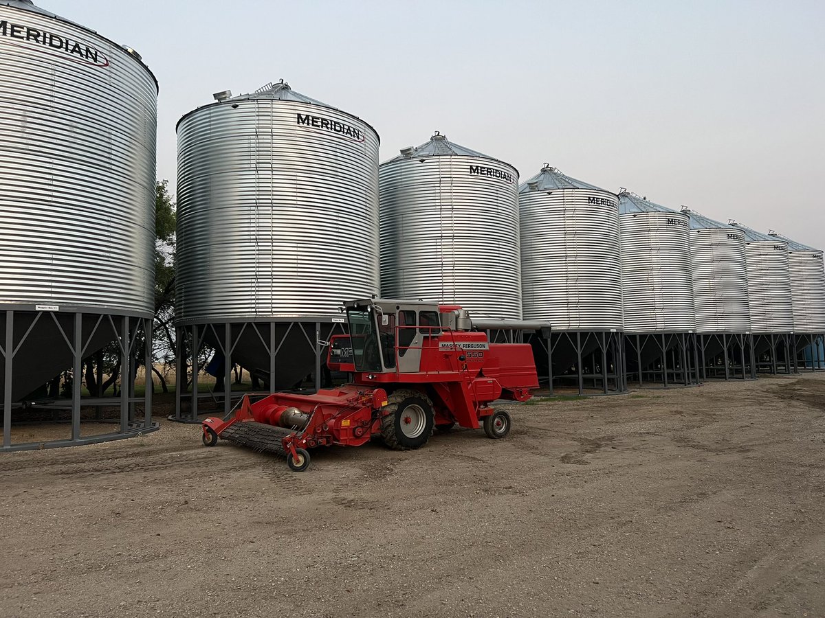 Greased up and ready to roll on wheat 🌾   Good luck to everyone with harvest 2023.