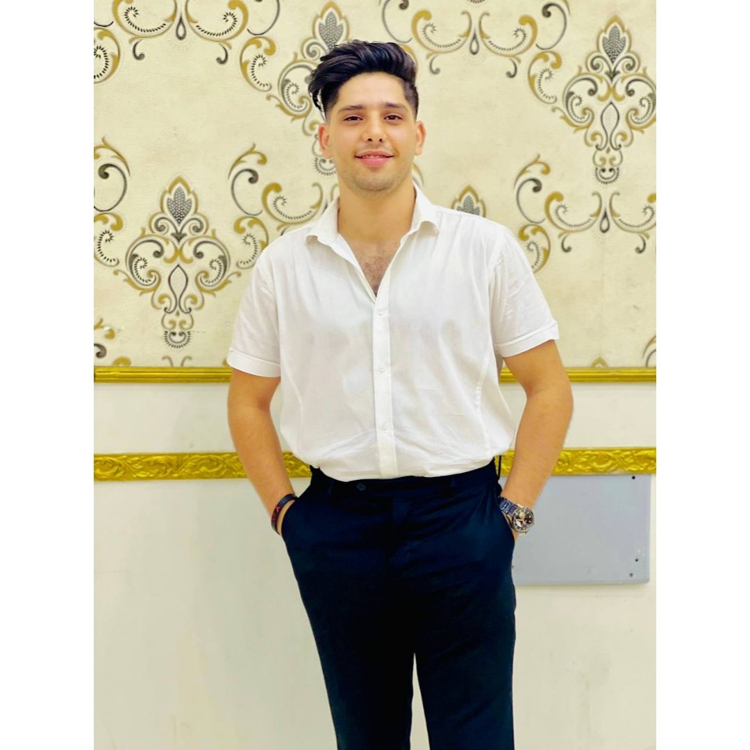 "تصبح حياتك أفضل، عندما لا يعلم أحد عنك شيء"🤍