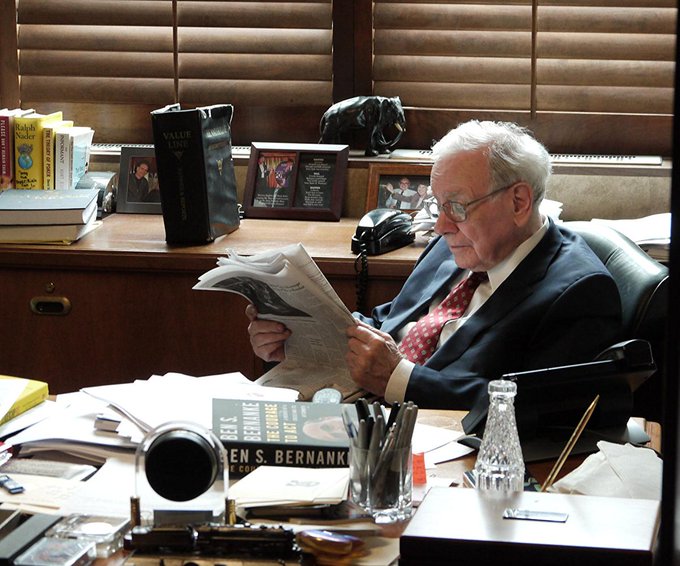 InvestmentBook1's tweet photo. I am 93. And I say the best investment advice is "think long-term and in decades." Most don't take this advice seriously maybe because of my age. 

-Warren Buffett

Happy Birthday Warren Buffett 🎉 https://t.co/SQbisc5vfP