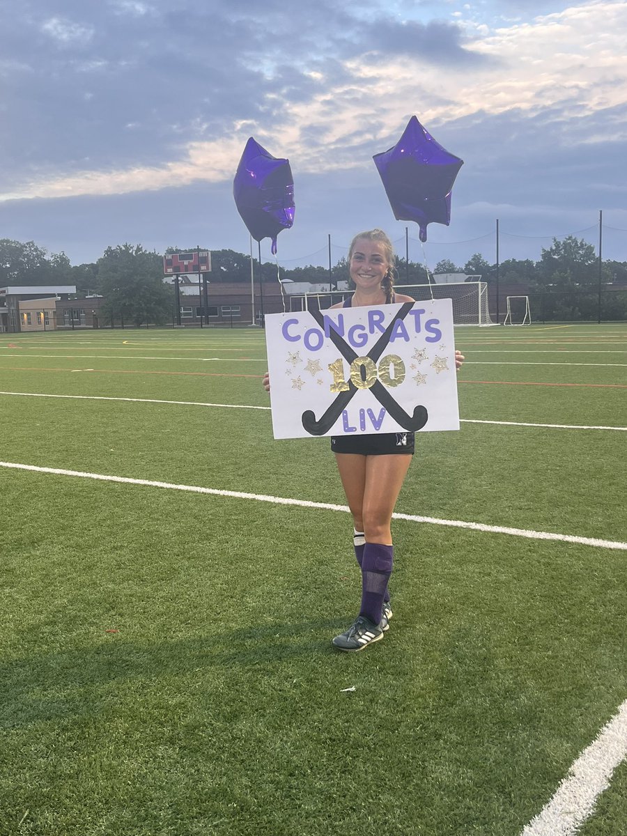 MrsMartireNYCSD's tweet photo. Congrats to Olivia Anderson for scoring her 100th point @NHSpbears #becomebelongNorthern #reCONNECTedNYCSD #InspireNYCSD 🏑💜 https://t.co/iTnpR81rdh