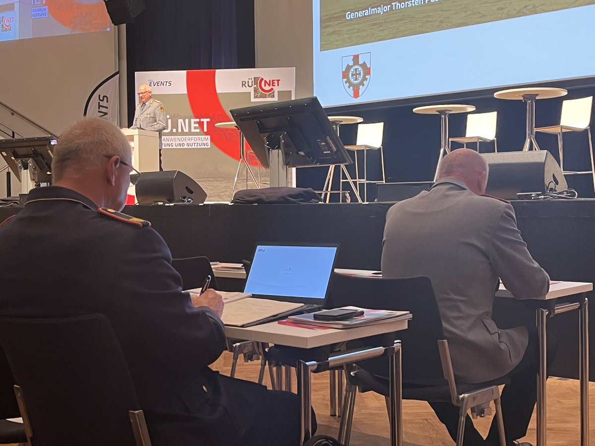 dorothee_frank's tweet image. „Wir wollen uns mit Ihnen als Industrie ausrichten auf langfristige Rahmenverträge“, sagte Generalmajor Thorsten Puschmann, Militärischer Vizepräsident #BAAINBw, bei der #RüNet23