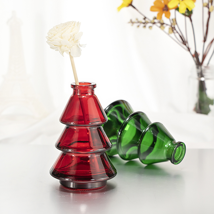 LEO57873094's tweet photo. 100ml. Christmas tree

#manufacturer #customized #glassbottle #fragrance #container #processing #luxury #colors #wine #logos
#glasswear #aroma #aromatherapy #scentsy #perfume #fragrance #glasscontainer #cosmetic #diffuser #skincare #skincareproducts #christmas #christmastree https://t.co/Ytel4o7KTK