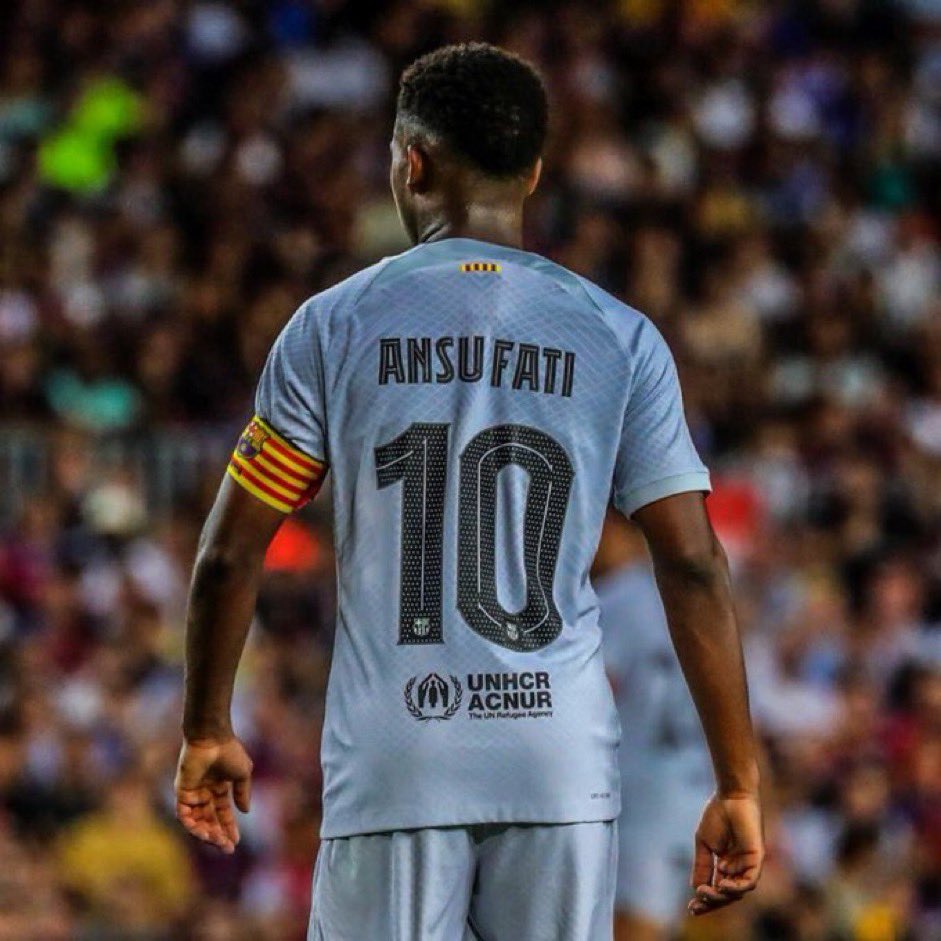 UTDTrey's tweet photo. From taking Messi’s shirt to joining Spurs.

No bigger downfall than this https://t.co/sYITg8oWnf