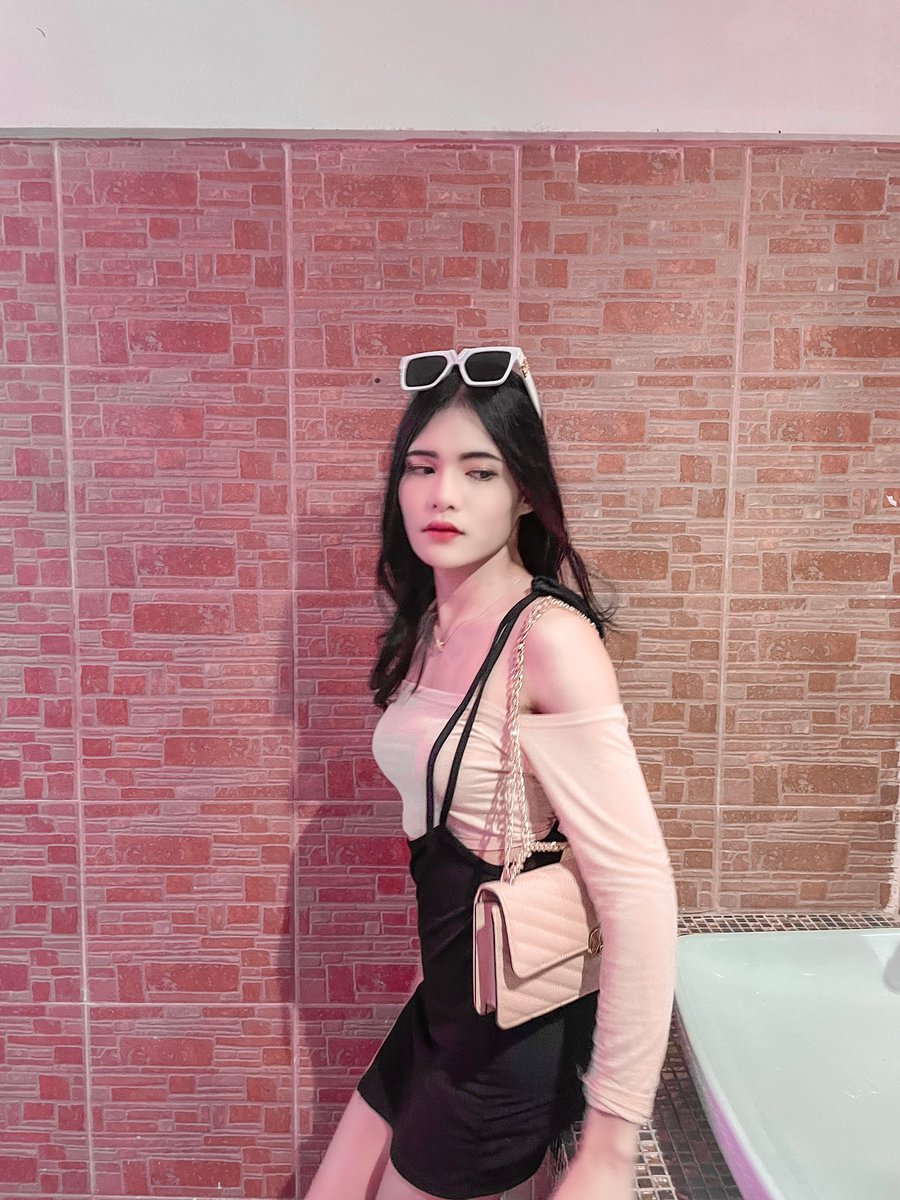 poy10501's tweet photo. อย่าจ้องนาน ภูมิต้านทานไม่ค่อยดี😂 https://t.co/23Gl557YmF
