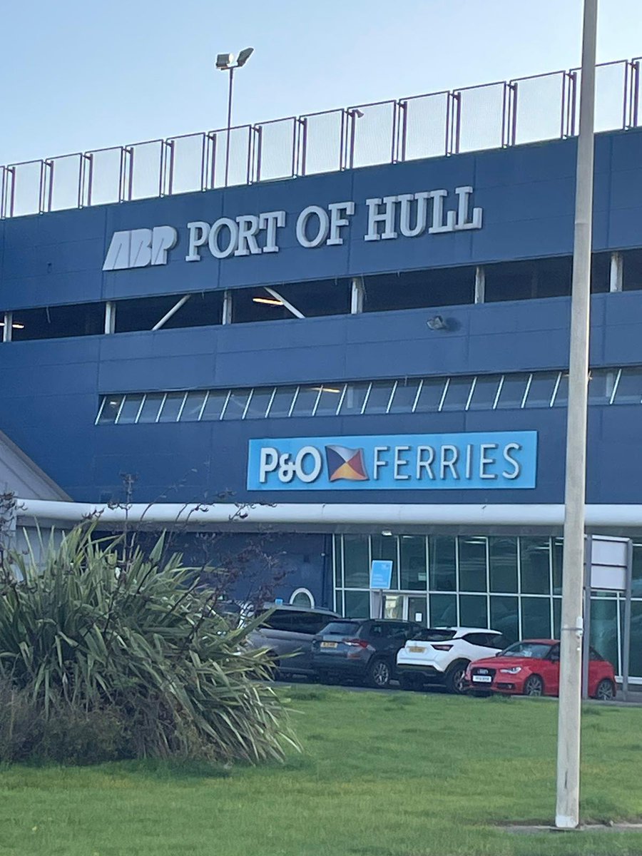 Welcome back to Britain #wherescolin!!!  Almost there Col .....repatriation complete. Keep pedalling mate #rometohome #ridetohome #onemanleftbehind 🔥🚴‍♀️🤟