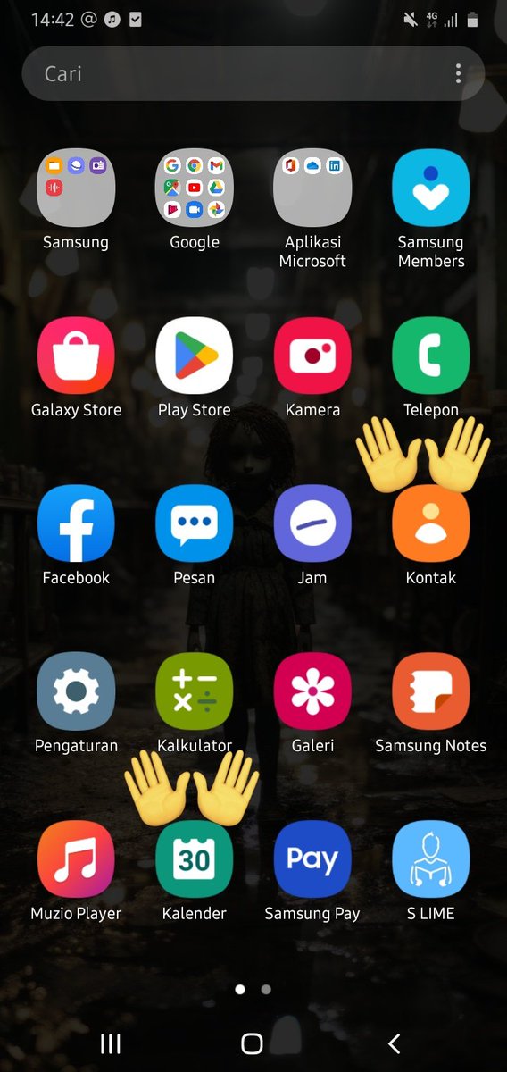 Atheeeana's tweet photo. @convomfs beda sama gua, gua kalo mau itung itungan malah ke telepon, mau cek pulsa malah ke kalkulator😭 https://t.co/lQNFlxFAnl