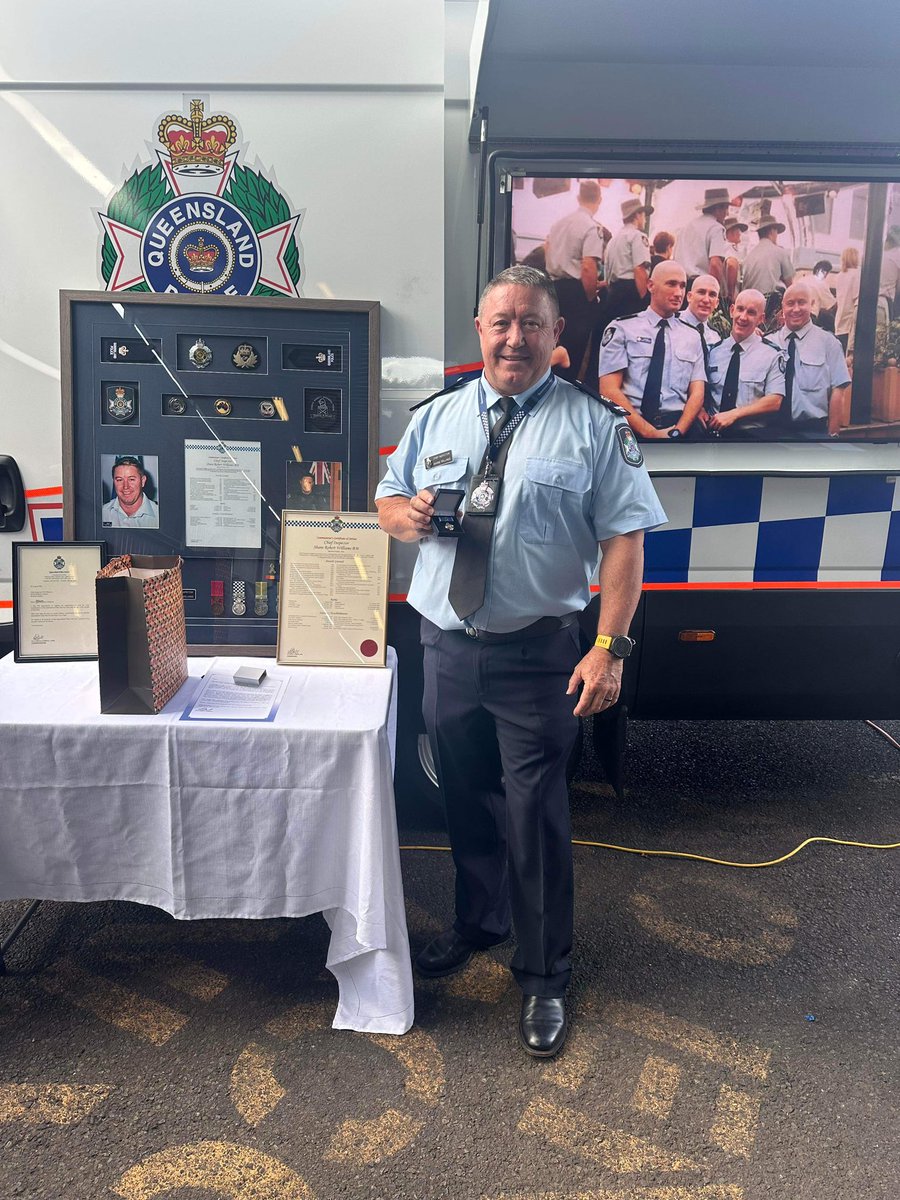 After 40+ years of dedicated service to the people of QLD, today Chief Inspector Shane Williams retired from the QPS. Thank you for your dedicated service. 💙