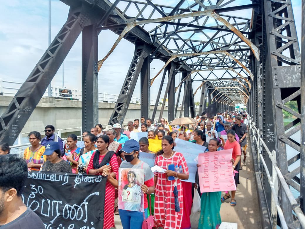 kumanan93's tweet photo. On the International Day of Enforced Disappeared ,a Demonstration was held in #Batticaloa by the Association for relatives of the Enforced disappearances- N&E provinces.
#InternationalDayofDisappeared #DisappearedSL https://t.co/tro9NbyZzY