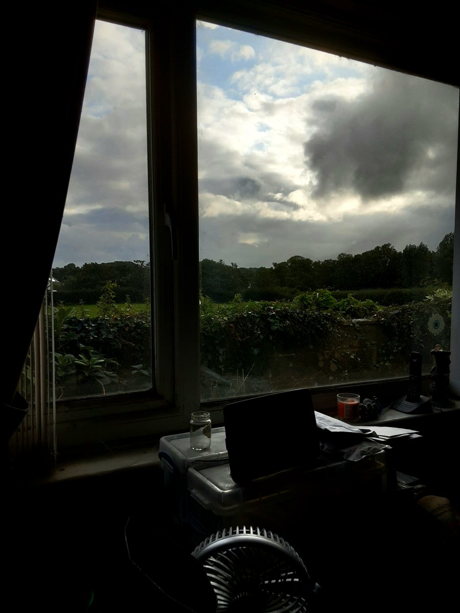 WarphobblerKaz's tweet photo. 13°C NW 14 mph 8.10 AM coding back over, breezy & biting, with brief glimpses of sun...
#creativephotography #cloudscapes🌬 #skyscapes #weatherobservation #weatherobserver #KazAlexander #SA10.1 https://t.co/InoM5zFO3S