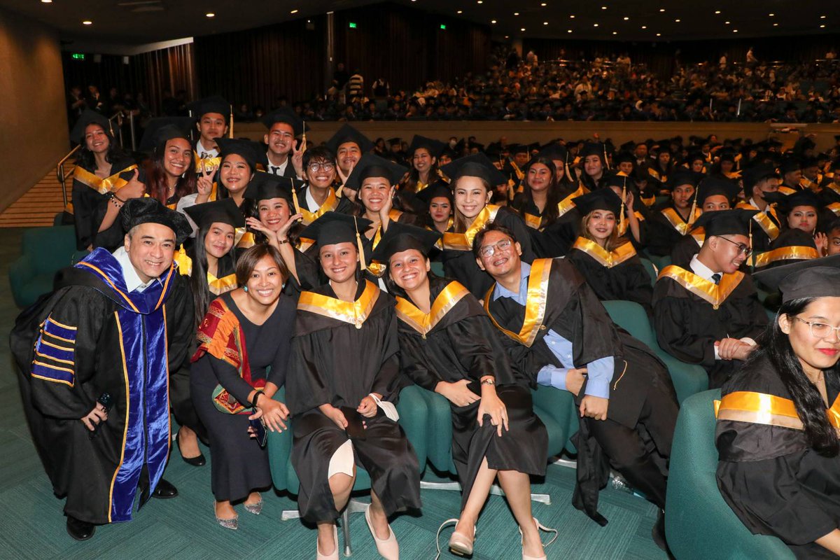 Mayora Abby congratulated the 2,208 graduates of the UMak Batch 2023 during their commencement exercises at PICC today. The mayor also urged the #ProudMakatizens to carry on the UMak legacy and the responsibility of upholding the university's reputation.