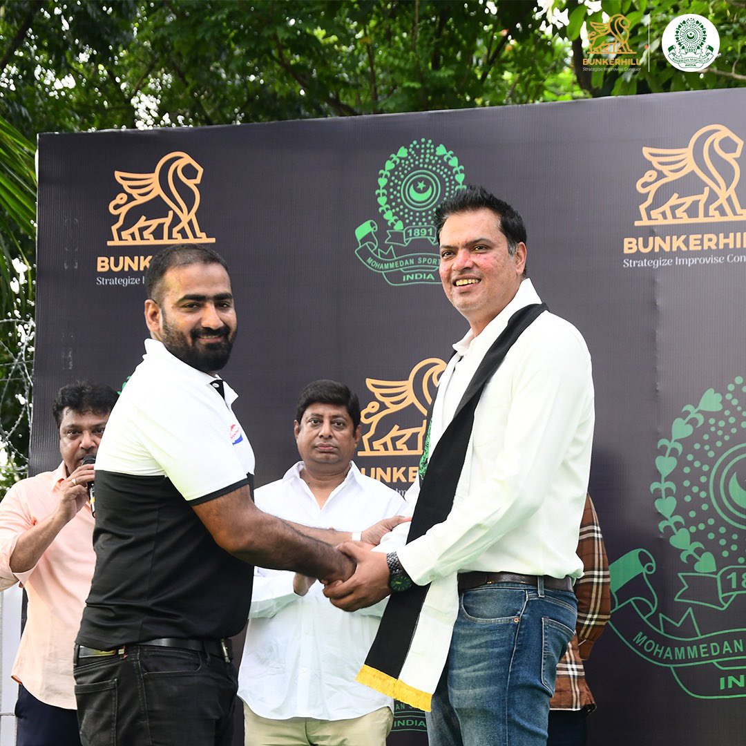 BunkerhillOffi1's tweet photo. Happy Birthday to Our Remarkable Director, Dipak Kumar Singh! 🎉🎂🎈

Your vision, dedication, and leadership have steered us towards success. May this day be as bright and joyous as the path you've paved for us. 🌟 

Here's to celebrating you and the incredible journey ahead! 🥳 https://t.co/fo2wnceGRK