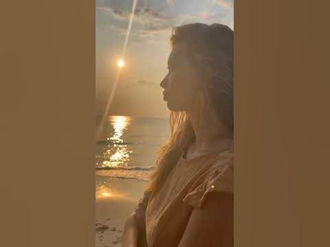 The prettiest outfit, head to toe in Nakawe. 💛

Top | The Eloise Linen Top
Pants | Evelyn Wide Leg Pants
Earrings | Africa Earrings

buff.ly/3EetIuG