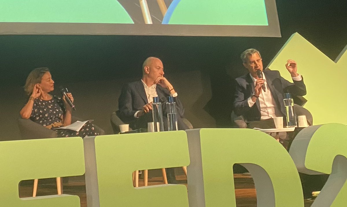 guillaumerotrou's tweet photo. Rien de tel que de participer aux universités d’été de l’économie de demain du @Mouv_ImpactFr avec @desEdesH pour capter l’énergie collective de tous ceux qui veulent accélérer la bifurcation du business as usual vers l’économie de la paix ! #UEDD2023 @GroupeEcocert #impact https://t.co/SXe5uSeVFs