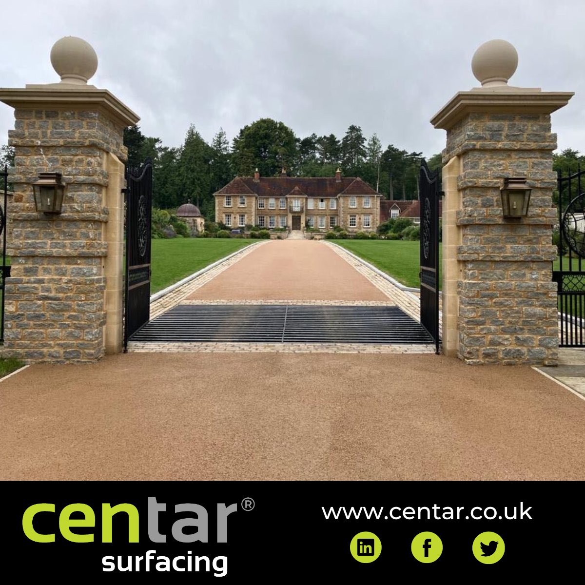 CentarSurfacing's tweet photo. The Centar team brought the A-game at a private estate down in Dorset. They even met some woolly VIPs along the way. Who knew sheep could be such great project supervisors? π
#Surfacing #SheepSquadGoals #ProjectSupervisor https://t.co/aYwu8OTqNt