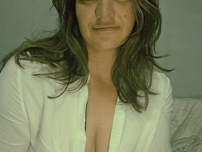 I'm online right now on SkyPrivate - pay-per-minute system for Skype live shows. Call me right now in