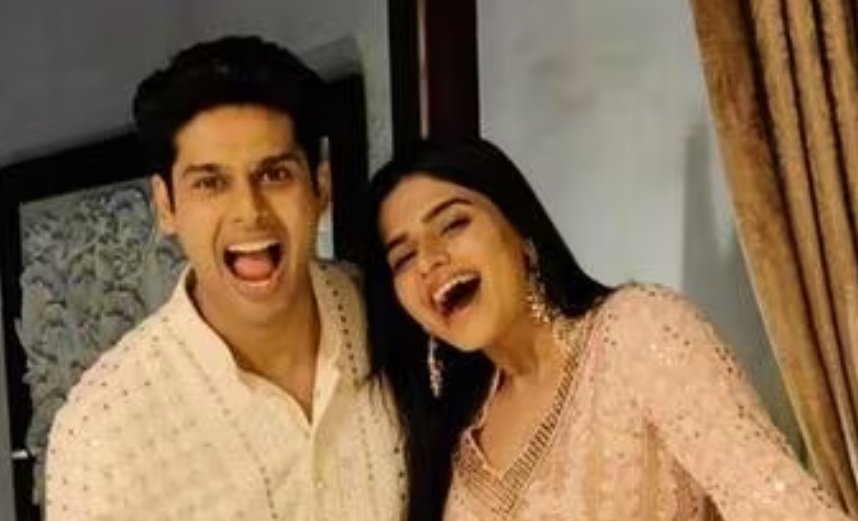 On #RakshaBandhan, actor #Bhagyashree’s children - actors #AbhimanyuDassani and #Avantika - walk us through their relationship, saying they have a most cherished bond By: @SugandhaRawal Read: hindustantimes.com/entertainment/… @Abhimannyu_D @avantikadassani #rakshabandhanspecial #Rakhi