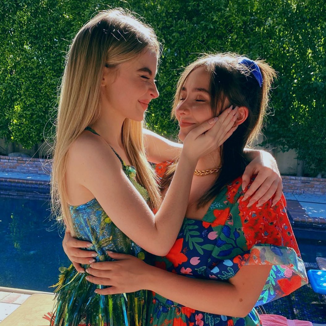 SCANews_'s tweet photo. 🎶 It'll be a Wednesday, You'll say, "How's your family? How's your sister?". I'll say, "Shannon's being Shannon" 🎶

Happy 29th birthday to Shannon Carpenter 🎂 https://t.co/zKopDukGHw