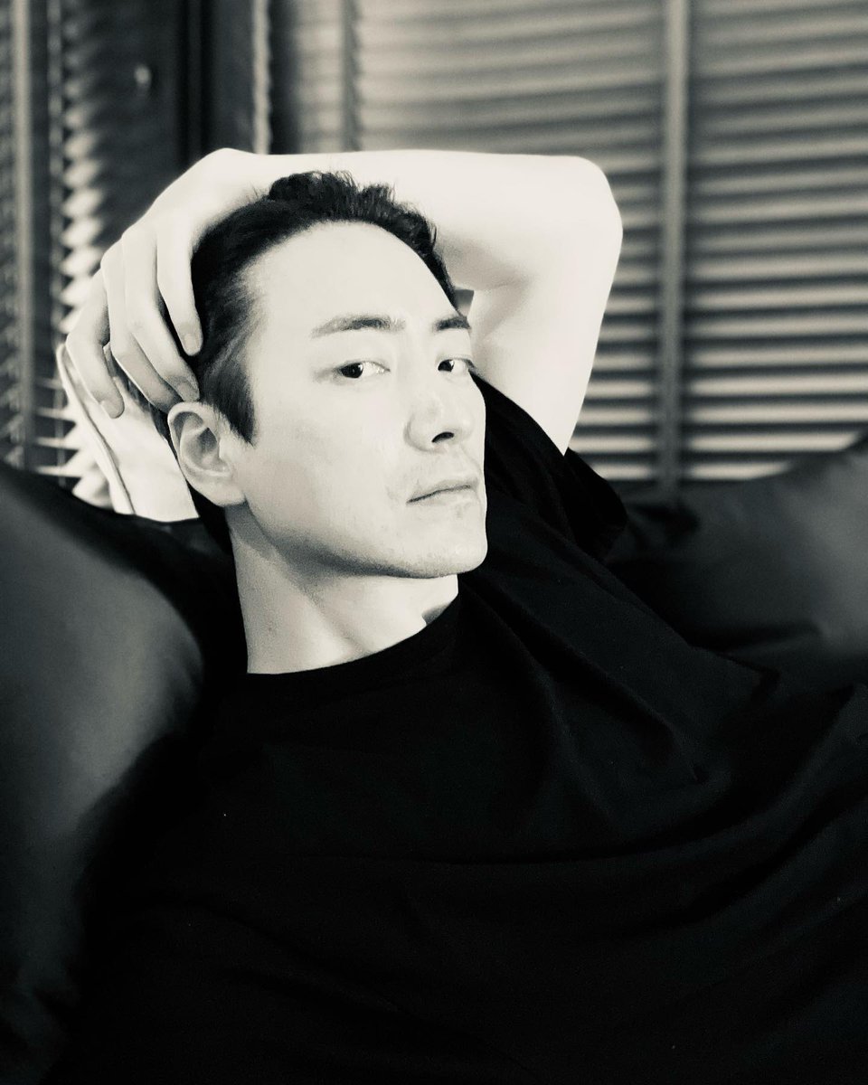 slothloverj's tweet photo. <누워서>셀카찍고
인스타업로드하고
댓글 좋아요 눌러주고 답글도달고🫠
팬들의 주접댓글을 보며 피식피식 웃었을까? https://t.co/qoL0BwBJMX