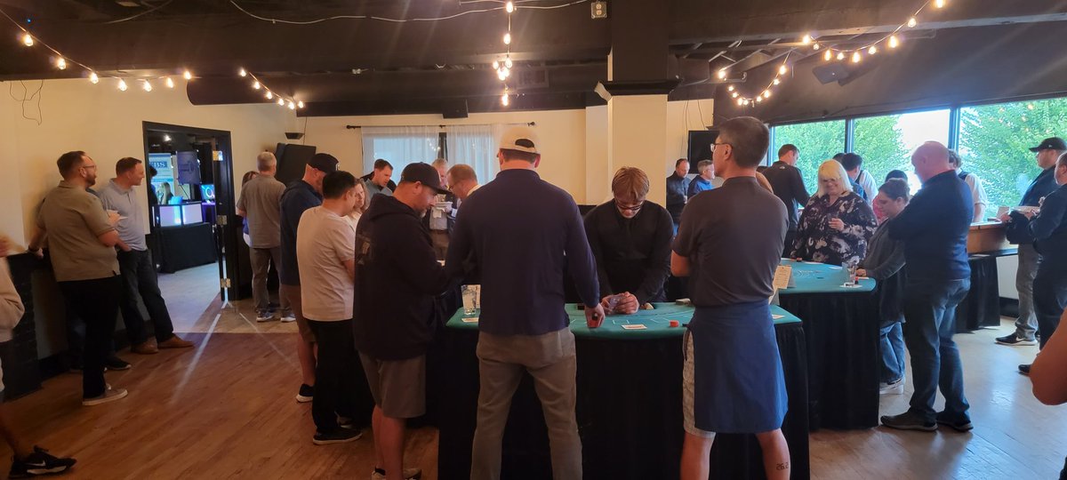 Chol626's tweet photo. Who knew a bunch of bankers would love games of chance & competition 🤔 😏 #thePCBS #chatPCBS https://t.co/MSAPIxYSZ4