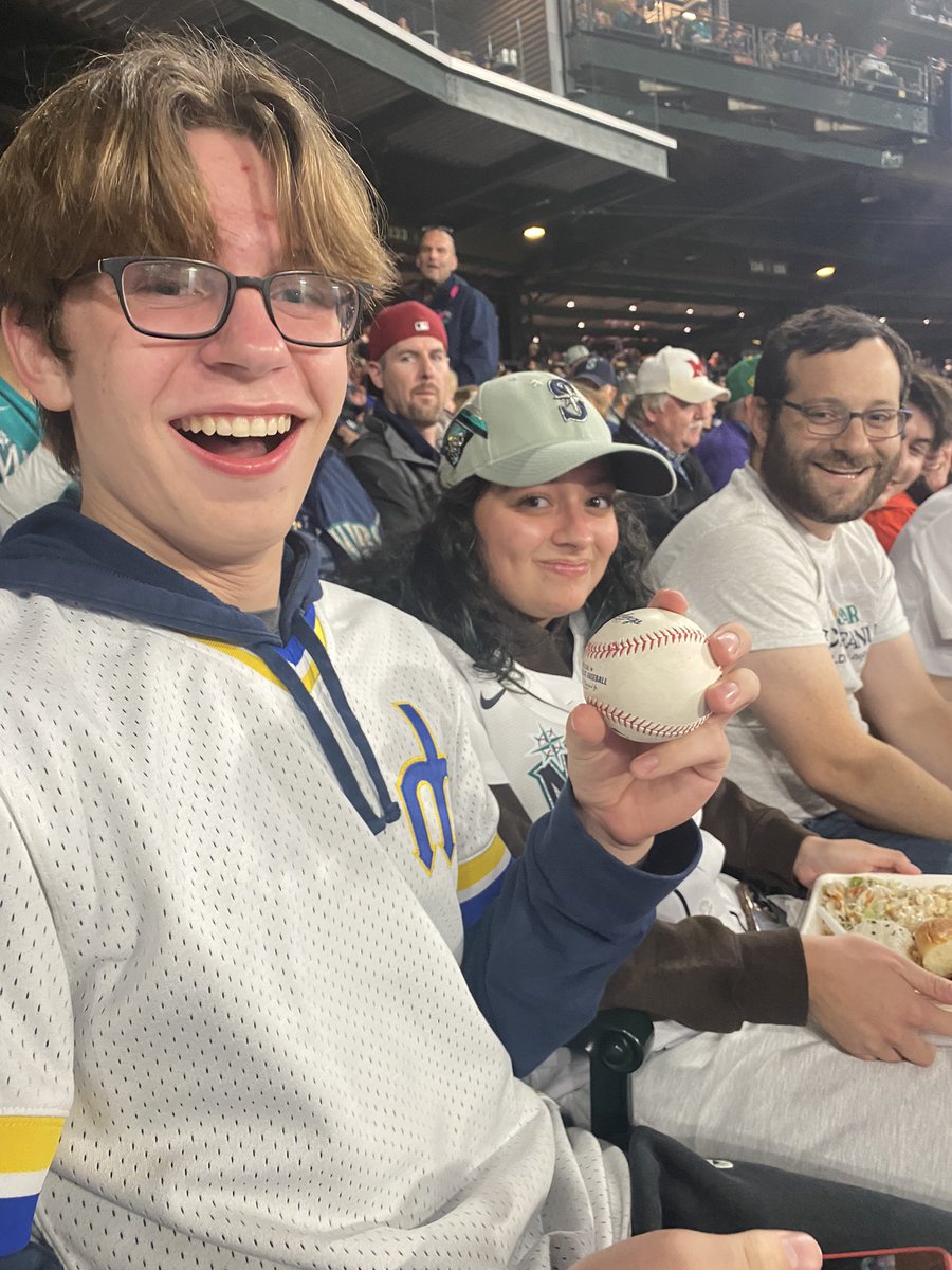 Came for a bobble head and having a ball instead #SeaUsRise