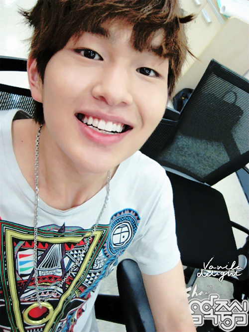 SHINeefk's tweet photo. ¿Yo? Soy el más feliz de unirme a este #𝐤itt𝕚ēs개울 y disfrutar de #𝐒ēe그만큼l𝕚g𝐡t mientras le doy todo mi apoyo a @y2k1tties_. ¡Muchas felicidades lindas!   

🕹️ 𝗜𝗰𝗵 𝗯𝗶𝗻 𝗣𝗹𝗮𝘁𝘇 𝗘𝗶𝗻𝘀 — #𝕃𝕀ℕ𝔻𝔼𝕄𝔸ℕℕ https://t.co/l3eAFoZpjM