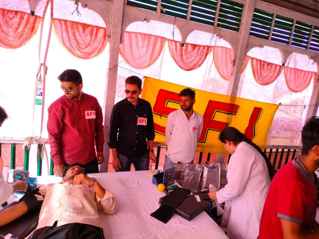 anilthakur74's tweet image. SFI (एसएफआई) हिमाचाल प्रदेश राज्य कमेटी ने शिमला के  ऐतिहासिक रिज मैदान पर रक्तदान शिविर का आयोजन किया गया जिस में 100 यूनिट से ज्यादा रक्त एकत्रित किया गया ।।
#studentsforsociety
#Studystruggle
#SFI